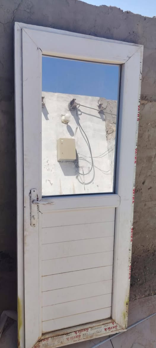 السلام عليكم للبيع ب35وبي مجال قياس الطول 190 والعرض 76
للاستفسار ***********
