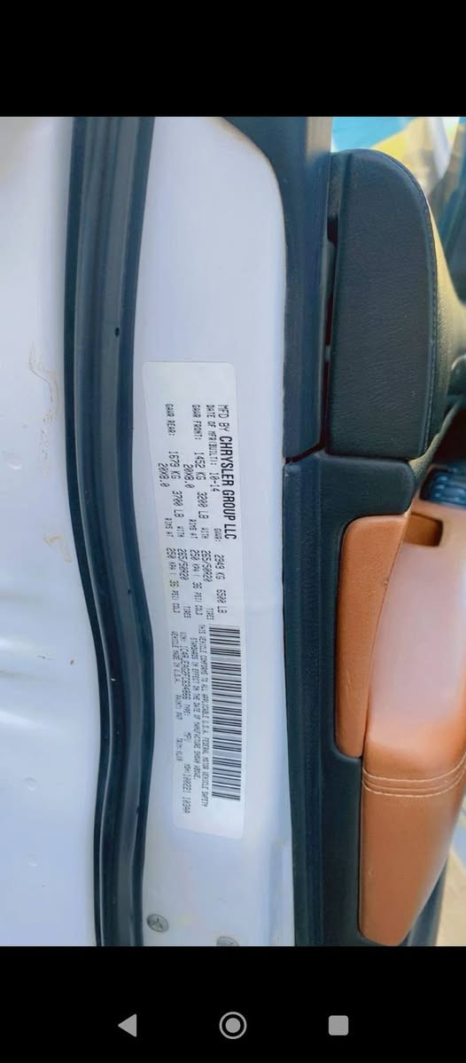 سياره جيب لمتت 2015سياره جديده سعر 195ورقه رقم بابل تحويل مباشر ***********
