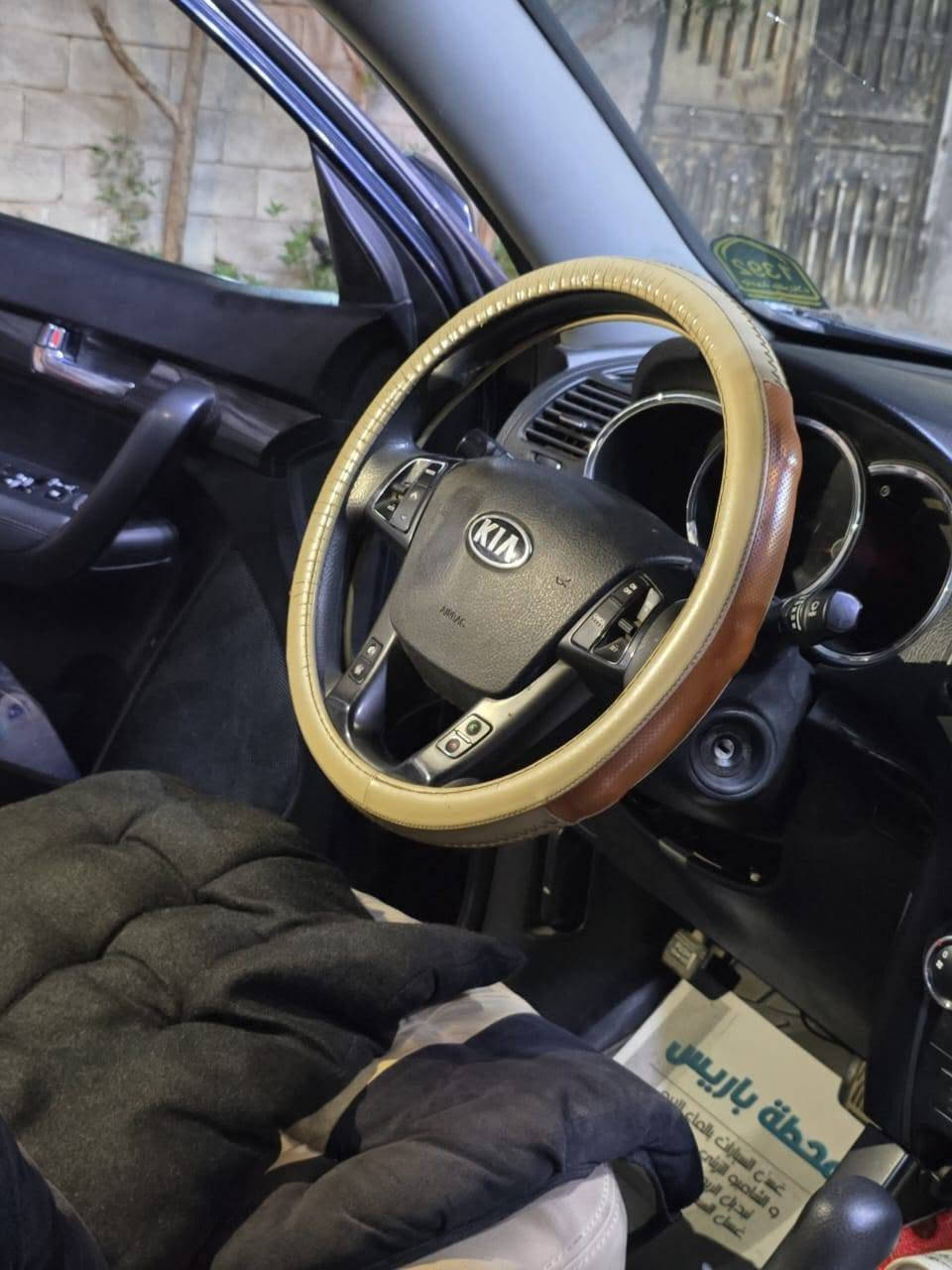 سورنتو موديل 13 محرك اربعة سلندر 2400 مواصفات سيارة عادية  كامرة خالفية حساس خالفي شاشة بيهة تبديل جاملغ الايمن مع البنيد مع صبغ سيارة للجمالية مع العلم محرك مجفت ستندر لي صير قسمتة ياخذلهة سونر يفحص سيارة يم الفيتر يالة ينطي فلوس رقم تلفوني ***********
