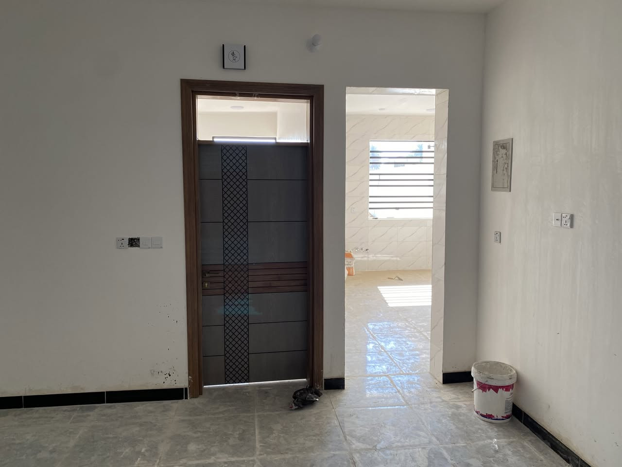 للبيع بيت في الفحامة بستان الكبيسي 
المساحة 200متر 
رقم الدونم 122
عرظ الشارع 15متر 
الارظ زراعي سند 25ملك صرف 
البناء طابق واحد درج خارجي 
غرفتين نوم 
منورين 
حولي كبير 
استقبال 
مطبخ 
خدمات 
طمره وحديقه  خارجيه 
للاستفسار هذا رقمي ***********
سعر البيت 160وبي مجال
