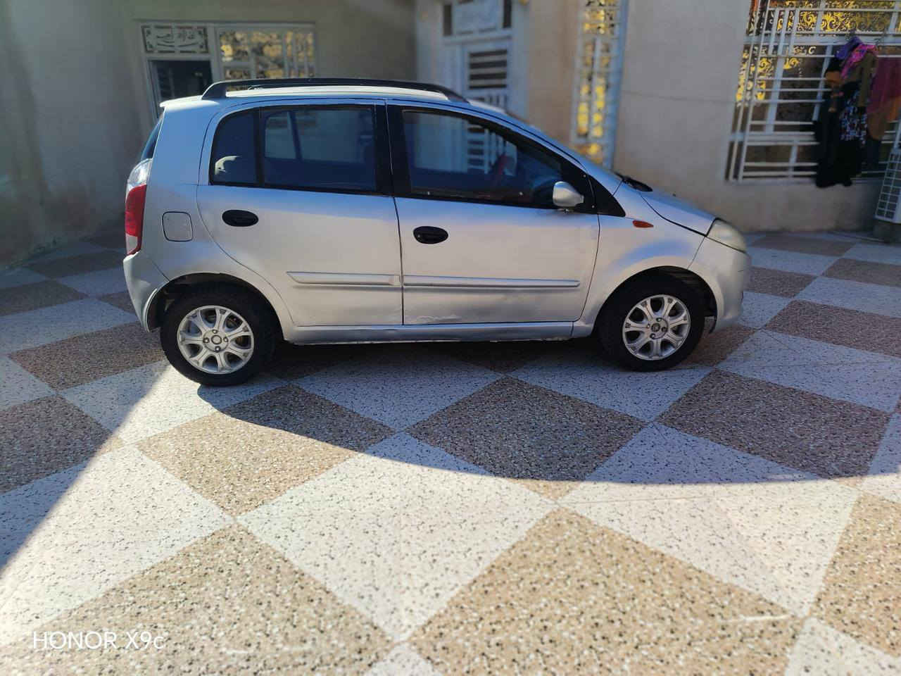 اخوان سياره شيري a1 البيع و انتيكا السياره كفاله من الضربه أو صبغ المحرك بي دخان تخم تاير السياره واتوماتيك السعر 22ورقه وبيه مجال حق الجيه السياره شباب أو بنات ترهم ***********
