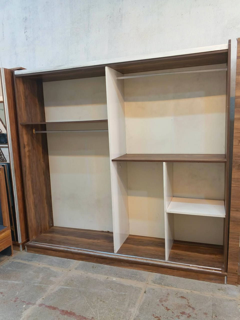 غرفة نوم مستعملة🇹🇷
 نضافة 90 ٪💯فول نضافه
عدد القطع /5
نضام / سلايت💢
سعرها بس /375/400💸فقط سارعو بل حجز 
شد ونقل داخل بغداد مجاني🚛
يوجود توصيل محافضات 🚛


**إذا كنت صاحب هذا الإعلان وتريد حذفه لأي سبب، رجاءا أرسل رسالة إلى الدعم الفني**