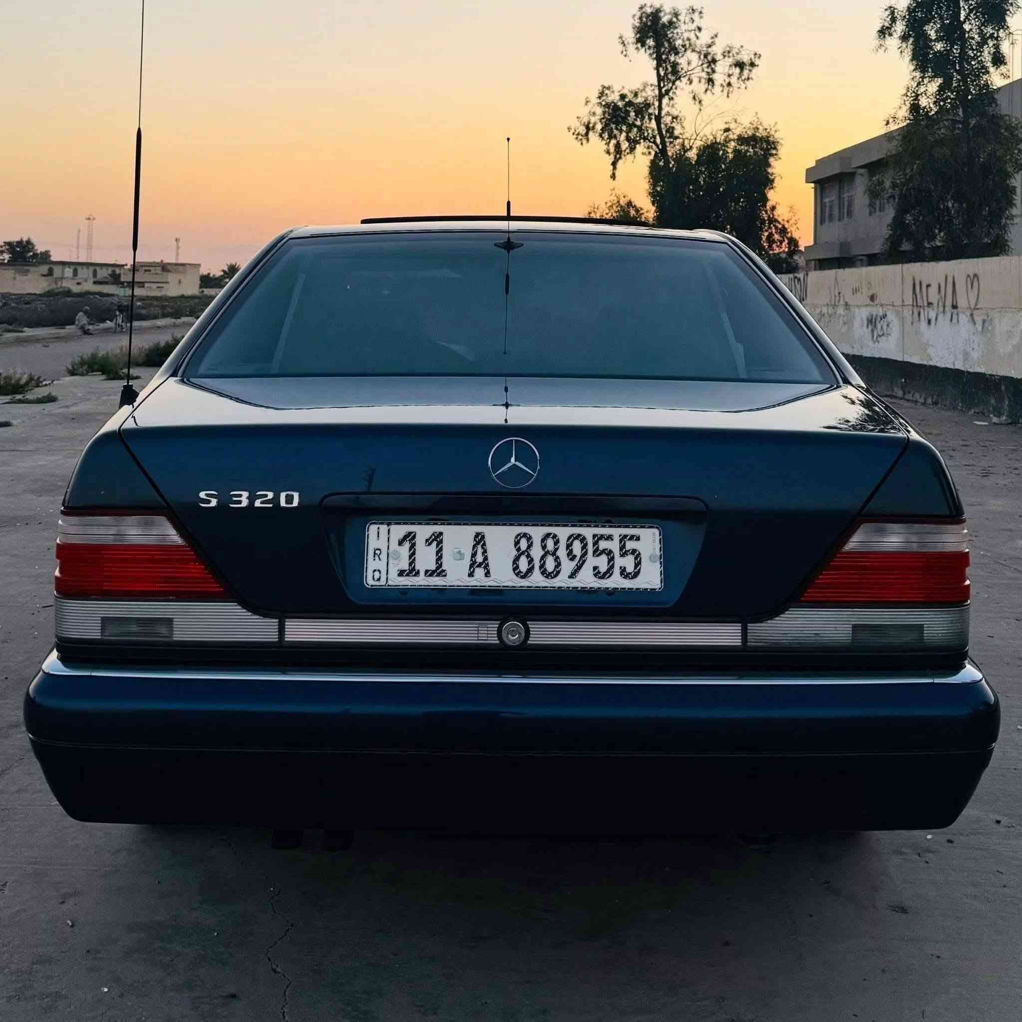 مرسيدس 1996 شبح S 320
وارد ألماني فول مواصفات ١/١ 
ماشية 130 الف 
رقم بغداد بأسمي 
بلادية و نظيفة جداً داخل و خارج 
بحالة الشركة 

تحويل ثاني يوم 

رقم صاحب السيارة 
***********
