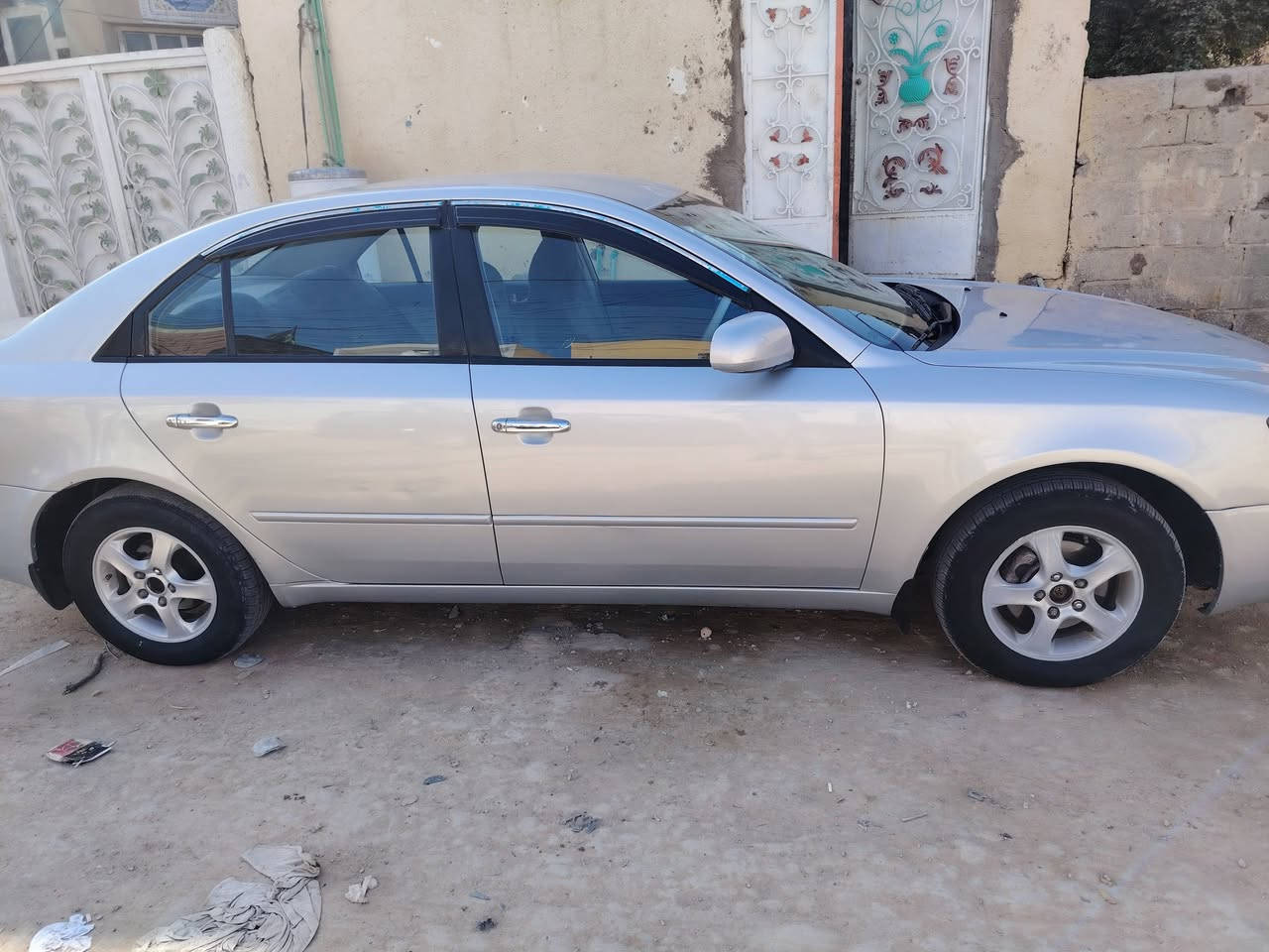 سلام عليكم سياره للبيع سوناته مصبوغه احزام جماليه موديل 2006 بسمي مكينه وكير وحداديه وتبريد مكفوله ***********
