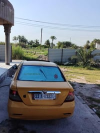 بي وايدي F3 • ٢٠١١ • مصفرة