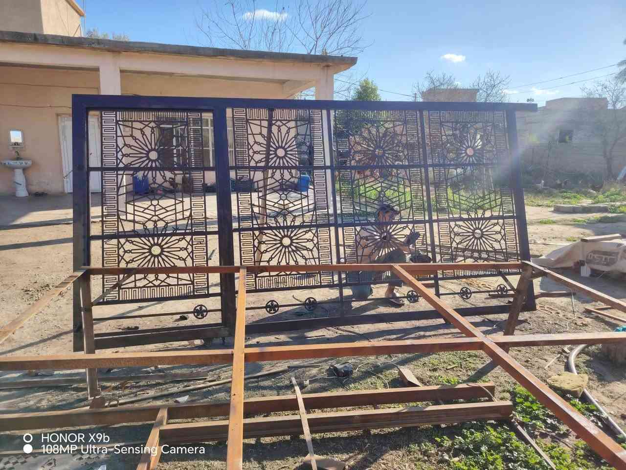 الذواقين فقط مع احترامي للجميع لحك واشتري باب حوش توني خلصت شغله السعر 375واصل لبيتك وين ما تكون  مع كافة ملحقاته ***********....***********ابو نعمه عبد المؤمن الخلوي
