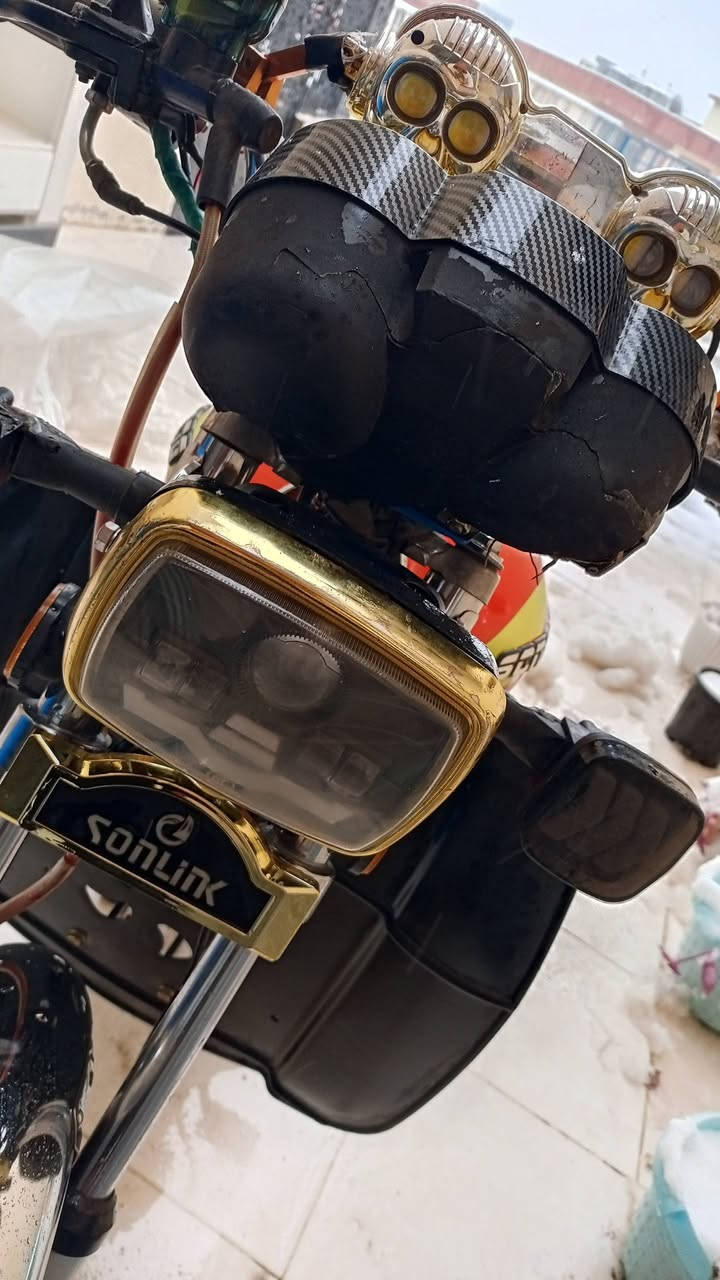 سلام عليكم
دراجه للبيع  

دراجه  سونليك  

موديل 2024 

مكينه كبس مامفتوحه 

دراجه مابيها اي عيب 

نفس ما موضح كدامكم بل صور 

مكينه صفر افحص قبل لا تاخذ  سلف  اشاير  سماعه بلوتوث شكل جمجمه كهربائيات كلها شغاله دراجه تاخذه شلعه مكينه نشطه 
 حجم مكينه  200 cc 
ا
وراق موجوده دراجه ماناقصه اي شي 

للتوضيح السماعه شكل جمجمه بيها لايت اصفر ابيض رماش 
اي استفسار ع رقم واتس *********** 

سعر 700 بيها مجال 

مكان سليمانيه مجمع روژ ستي قرب جسر كوباني
