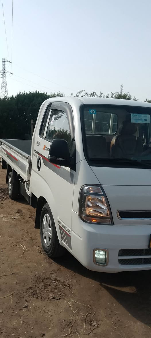 السلام عليكم كيا حمل للبيع موديل 2021 مكفوله كفاله عامع رقم واسط مشروع وطني مكفوله من ضربه وصبغ و كصه وشاصي ورقم شاصي تخم تاير دواخل و هزه محرك ما مفتوح السياره خير من الله السياره وضع الشركه برغي ما مفتوح بيهه اتصل وتدلل رقم الهاتف                   
                 اثير ***********
                 كورك***********
