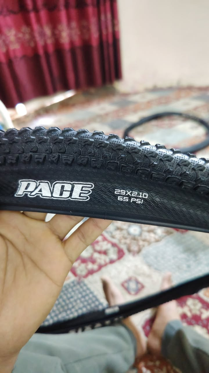 سلام عليكم كباتن
زوج تايرات MAXXIS
حجم 29x2.10.مثل ما موضح بلصوره 
وسرج طبي وركبه متحركه 
السرج 15
التايرات 30
الركبه 5
مكان جزيرة بغداد السياحيه تحياتي
***********
