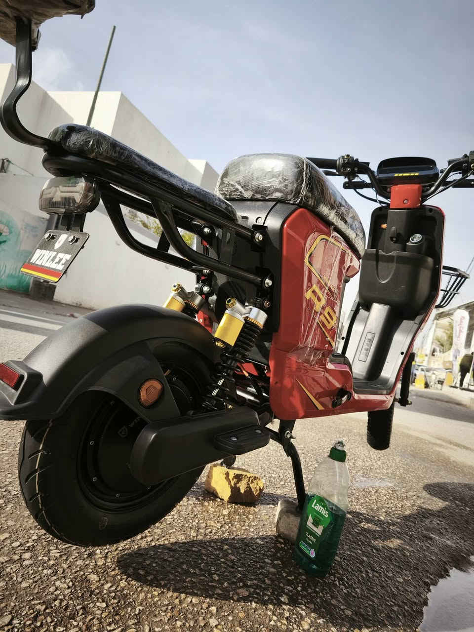 السلام عليكم دراجة ار 9 للبيع مديل2026  بطاريات الكبار 32 امبير خمس بطاريات جديدة كلش كل ملحقاتهة وياهة سعر 490 وبيهة مجال مكان نجف شراي راسلني واتساب وتشلع عيوني***********
