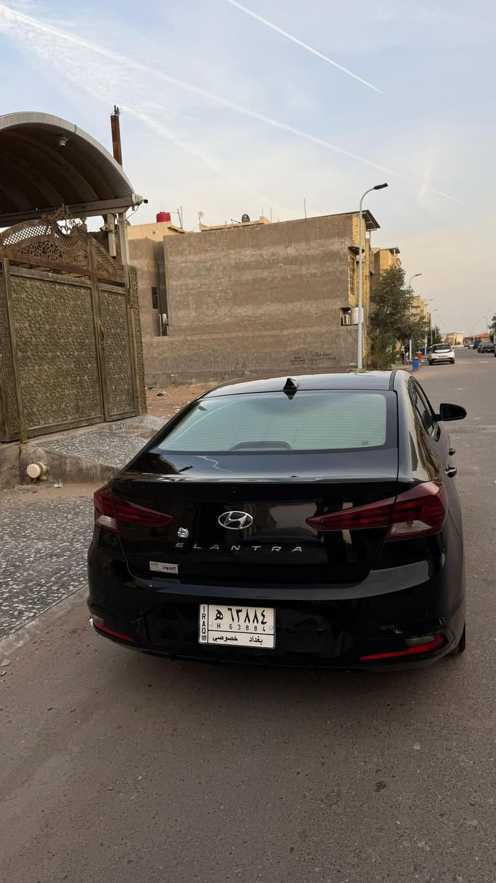 هونداي النترا
موديل …. 2020
رقم بغداد حرة تحويل ثاني يوم 
وارد كندي 
فول مواصفات 
_بصمة
-سلايد فتحة 
-كامرة وشاشة بلادي
-رادار
-تدفئة كشنات وستيرن
_مكينه 2000 دوش المرغوب 
-ماشيه 89 الف كيلو 
-صبغ جاملغ و البنيد
وهاذ رقمي ***********
