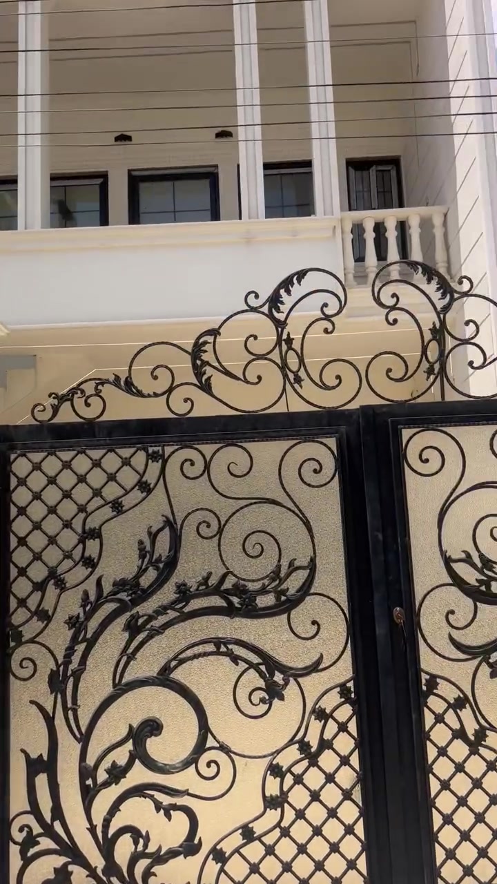 ((بسم الله الرحمن الرحيم ))

مشتملات طابقين 2 بناء صفر للبيع 

الموقع   :  واسطي مقابل جامع المؤمن 

المساحة لكل مشتمل :  162 م 

جنس العقار :   طابو صرف 

تفاصيل العقار 

طابق الارضي  : غرفة عدد 2 مطبخ هول مفتوح استقبال صحيات داخلي خارجي وكراج سيارة 
طابق الاول  :  غرفة عدد 2 استقبال مطبخ مفتوح على الهول وصحيات 

السعر *️⃣  يرجى مراسلة الصفحة او الاتصال على ارقام المكتب  
 ***********  ***********
