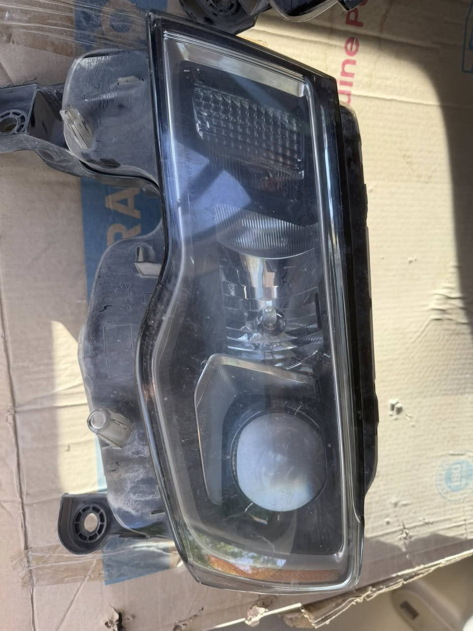 لايتات جيب  نضيفات هنه وكلوباتهن سعرهن 250 الف مكانهن بغداد هاتف***********
