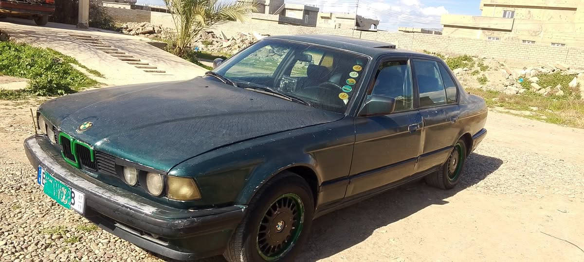 السلام عليكم بي ام 730 رقم نينوى شرط التحويل محرك گصه جديد كير جديد كهربيات كلها  حته گيج البنزين شغال جوم كهرب داخل حيلل حلو كشنات جلد جوم كهرب طخم تاير جديد باور شغال مابيها اي طخه يعوزها صدر صدرها تعبان وعندي روطات جدد ماشادهن مراوس واريد فرق شعندك سياره خابر وتدلل ***********
