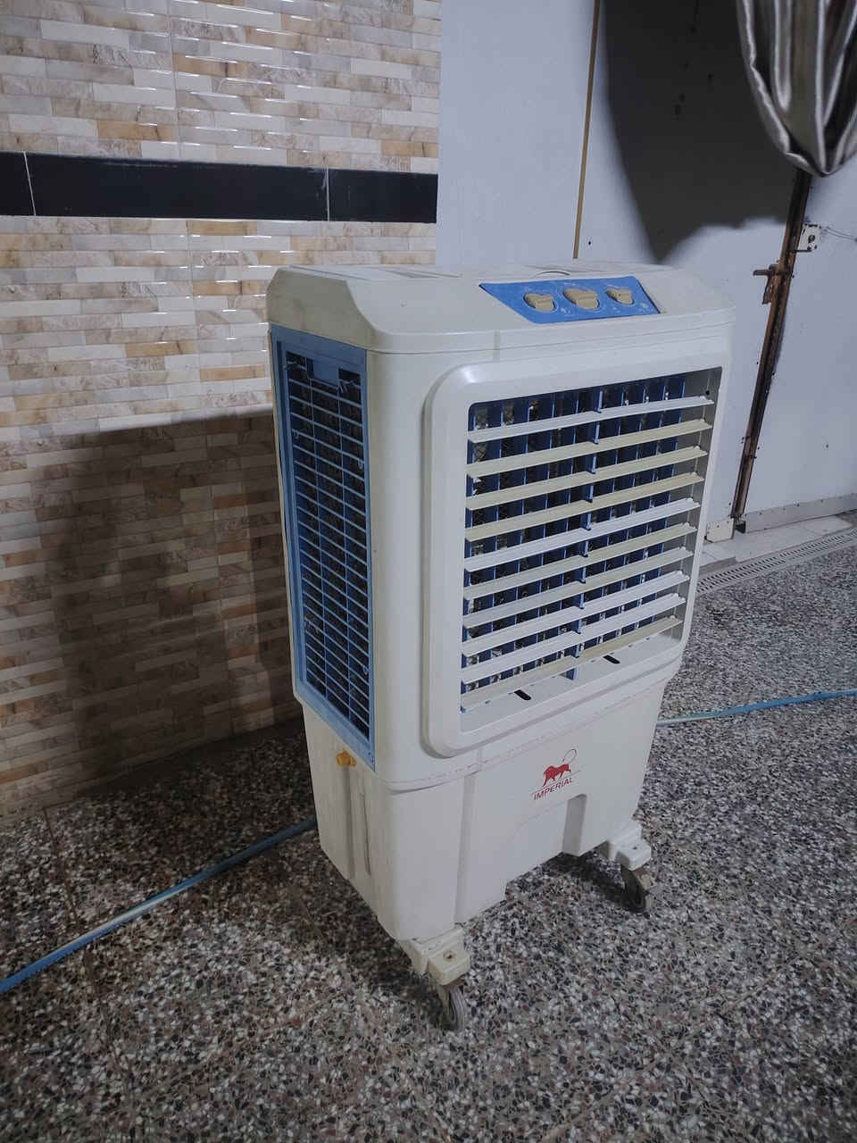 سلام عليكم مرخصت الادمن مبرده اخت الجديده شقاله ثلث سرع واتر بم موزعات كلهه شقاله مبرده نظيفه معنه الكلمه العنوان مدينت الصدر السعر 80 الهاتف ***********
