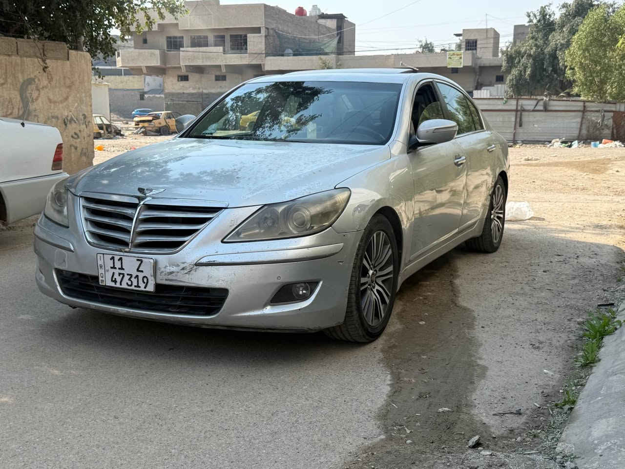 السلام عليكم 
جنسزز 2009 محرك 3800 فووول مواصفات VIP 1/1 وارد امريكي حادث بنيد فقط السياره ليبل واحد عده البنيد بدون دواخل بيه صبغ مكانات وجاردات يحتاجلهن اعاده بدون حادث فقط صبغ مكينته بيه خيط بخار بسيط بدون تنقيص كير مكفول صدر امامي وخلفي جديد كهرباىيات كله شغاله تخم تاير جديد تدفئه+تبريد سياره جاهزه بدون نقص معروضه ب ( 84$ ) وبيه مجال بسيط مكاني بغداد الدوره نهايه شارع 60 للاستفسار *********** بغداد, العراق
