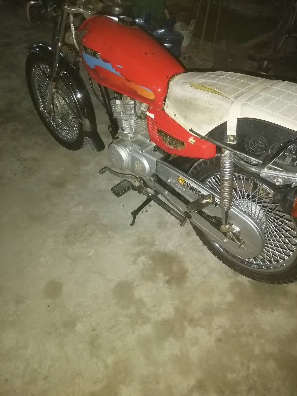 السلام عليكم مكلف بنشر دراجه تايكر سكنر موديل 2020 صار 3 ايام معمره غراض نامه دراجه حلوه مال جناي سعره 600 هاذه رقم صاحب الدراجه ***********
