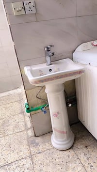 مغسله للبيع وغساله وبراد الشرايه يراسلني او يتصل ٠٧٧٠٨١٧٠١٢٤