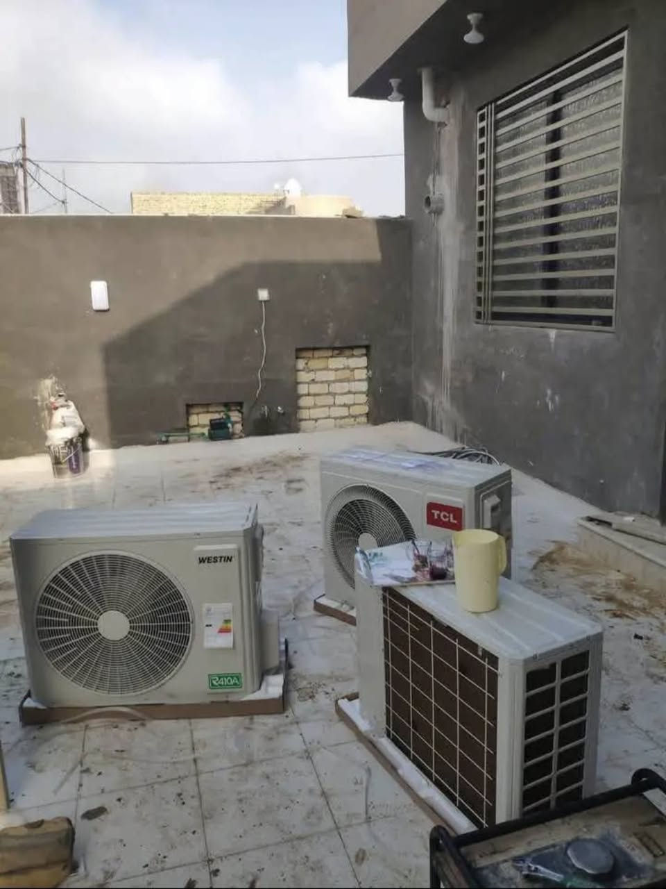 صارت الصيانة للداخل بيتك  وكدام عينك والي يرضيك ونطلع منك وانته راضي  تنصيب جميع اجهزة التبريد الانفيرنر والعادي مع عمل الفاكيوم و تنزيل وغسل وتضيف اجهزة التبريد " لحام اليك القطعة الداخلية والخارجية وتعديل أو الغاء عاكس التدفئة مع شحن الغاز  صيانة جميع اجهزة التبريد الانفيرنر التي تعمل بغاز 410 ) تبديل كابسترات وكونتكتلات الاستفسار يرجى الاتصال ***********
