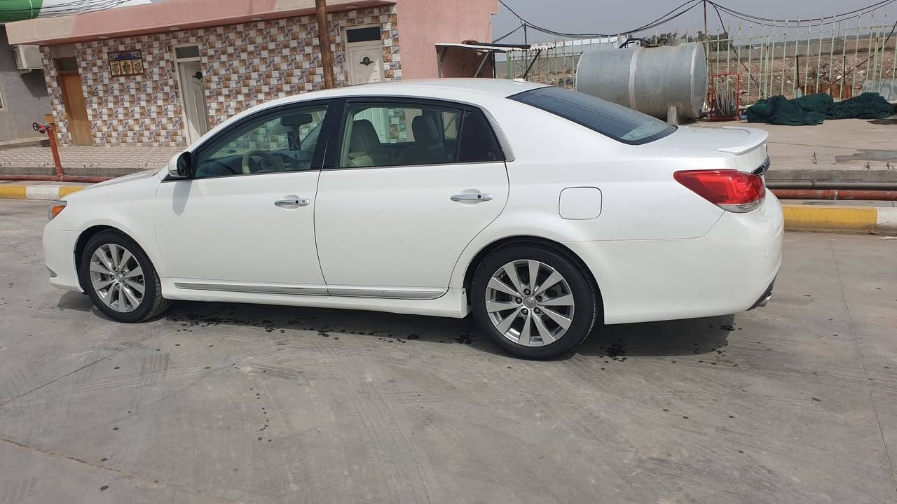 افلون خليجي فول 1/1
رقم بغداد 

موديل 12 شهر 9 

محرك 6v بلادي قبق اسود 

ماشيه ١٦٥ حقيقي 

بيه جاملغ امامي بي طخه وملح فقط 

باقي كفاله 

••• 

السعر ١٩٥ وبيها 

***********

مكان السياره واسط الصويره
