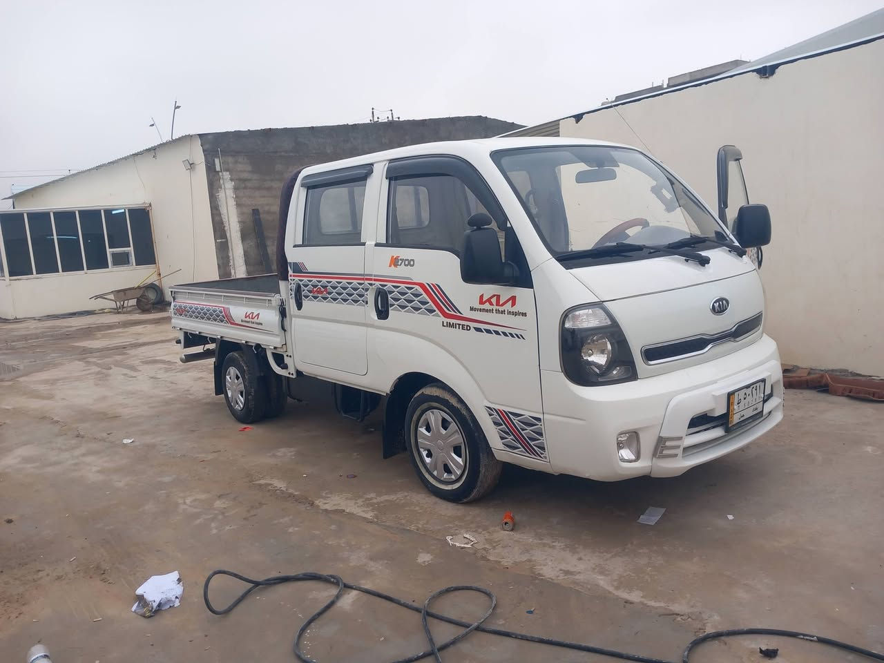 السلام عليكم اخوان سياره البيع كيه موديل 2013 رقم بغداد تحويل سنويه جديده سياره جاهزه سعر 122 وبيهه مجال بسيط عنوان الانبار رمادي جزيره خالديه ***********
