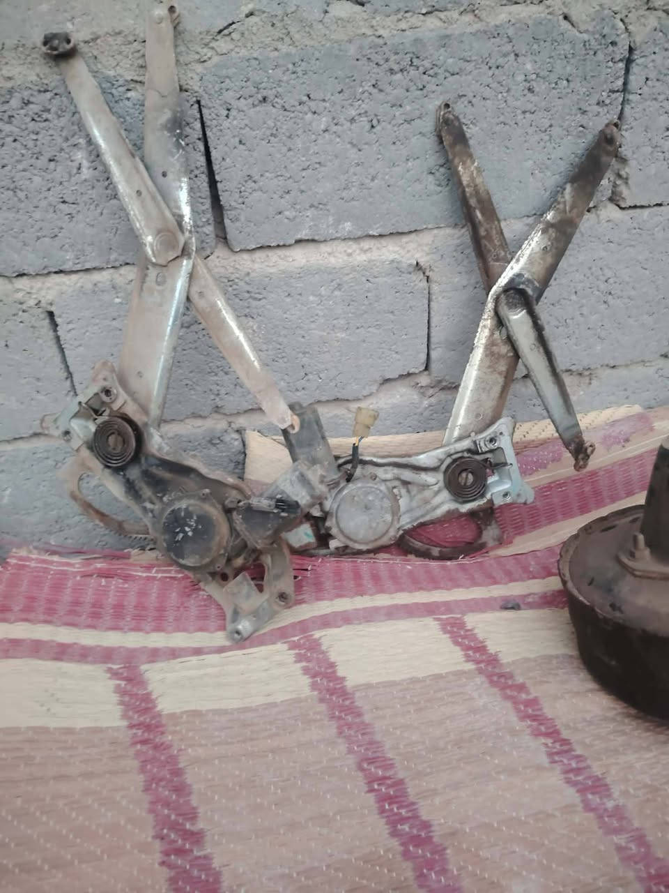 غراض دايو برنس عادي موفراشة دركة ستيرن هيا والشفت كاملة بور جكات عدد 2 بريشر بريك مكاينة جام شغالت  نكان نجف إلاتصال *********** شمسيات عدد 2 السعر 75 كلهن
