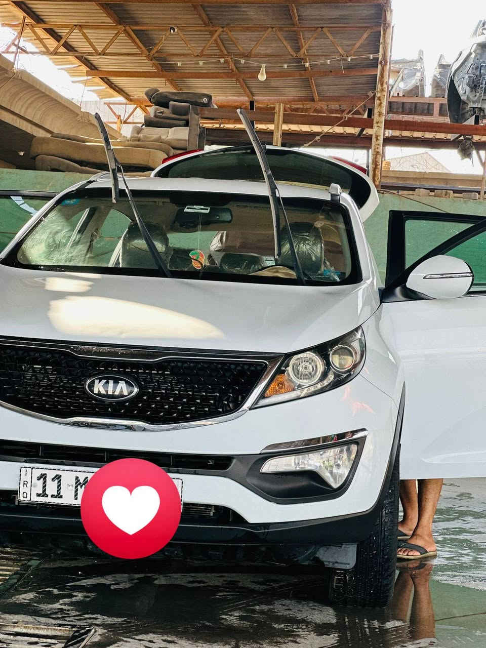 سلام عليكم سبورتج موديل 15 خليجي محرك 200GDl  ماشيه 110  بيه ضربه بل جنطه راجعه عل بارد مكان ضربه مصبوغه ***********
