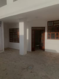 دار للإيجار • منطقة البحيرة • ١٨٠م