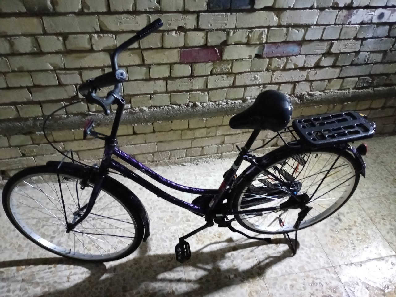 سلام عليكم شلونكم شباب عندي باسكل للبيع بناتي حجم 26 كلش حلو مرتب حته لونه حلو موشم بنفسجي وسود باسكل كلش نضيف الله شاهد ماصالي هواي من ماخذه حته ويا كاسحه وستان نص باسكل مرتب ويا غراض سعر خاصص للتفاصيل اكثر راسلني خاص لو هاذه رقمي***********
