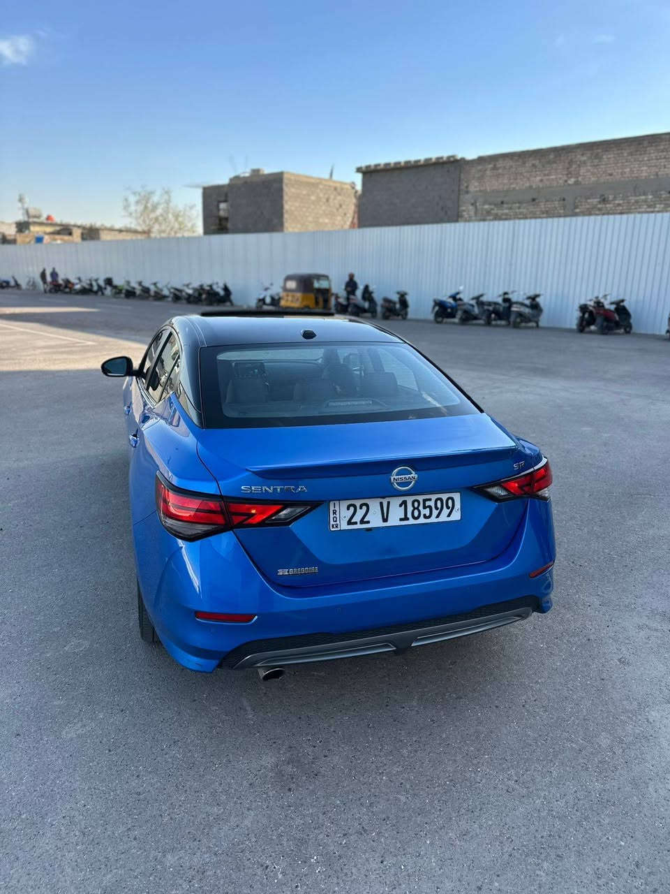 نيسان سنترا SR PLUS 2023 

اعلى فئة بالسنترا فول مواصفات 1/1 
حادثها جاملغ امامي وراجع بارد نفسة بدون صبغ
مكينة 2000 دوش 
ماشية 30,00 mi
تو كلر 
بصمة تشغيل + بصمة ابواب + بصمة صندوق 
فتحة سقف 
تشغيل عن بعد 
كشنات جلد كهرباء + تدفئة 
شاشة كبيرة APPLE CAR PLAY 
ستيرن هيتر 
قطعتين تبريد 
بنيد مغلف PPF
5 كاميرات 
حساسات 360 درجة 
رادار (امامي - خلفي - جانبي )
سستم صوت BOSE 
رقم اربيل هزة وسنوية جديدة تريد تحويل او وكالة

‎بغداد الصليخ 

***********
