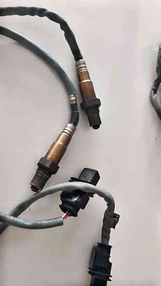 البيع عندي 4 حساس سنسر اي حساس صالنصه E66موديل 2008 حجم 750 اخذتهن  السيارتي سيارتي 2002 ما صارن يختلفن الفيش السعر 75 الف مكاني النجف واكو توصيل شرط وارد يبان  لك ***********
