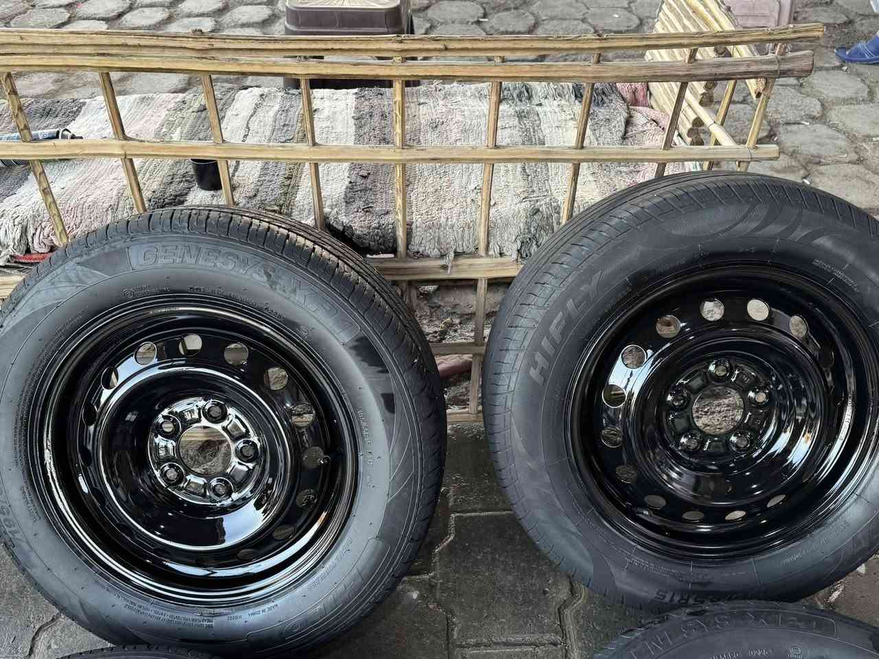 تخم ويل وتاير حجم ١٥ اصلي مكفول شرط الفحص البيع او مراوس مكاني كربلاء طوريج ***********
