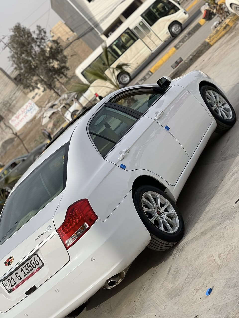 للبيع
امكراند 2013
السيارة بدون قطره صبغ
1-سلايت جام طكتين
2-اربعة جامات اوتو
3-مقاعد جلد+لونين
4-بردة خلفية بلادية
5- مرايات كهرباء 
السيارة جديدة وبلادية وبلا اي نقوصات 

كير +محرك درجة اولى شرط
تبريد شغال+تدفئة شغال
تايرات جديد 

رقم جديد
سنوية جديدة

السيارة شرط التحويل

المكان نينوى

السعر (85) وبيها مجال 

***********
***********
