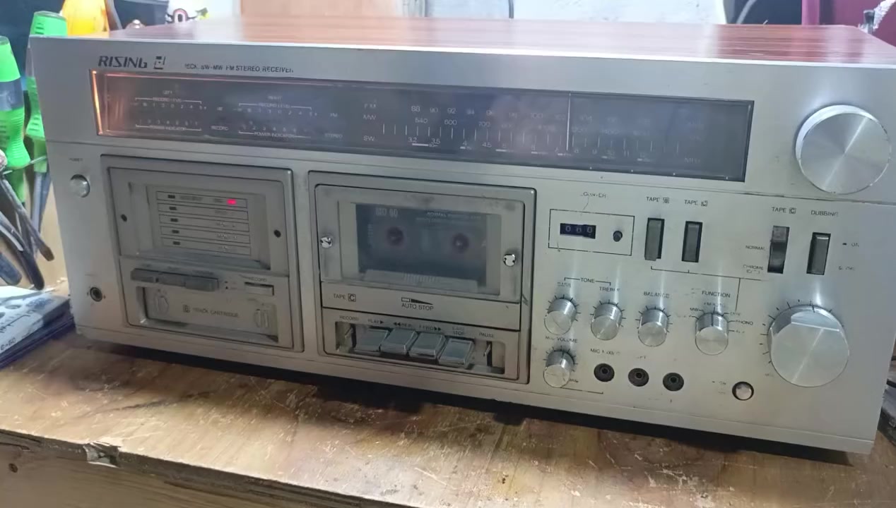 مسجل رايزنك ابو الكاترج كله شغال راديو ومسجل واواكس /بي بس نقص الدكم اثنين مال الميكانيك السعر 100 مع التوصيل للاستفسار على الرقم ***********
