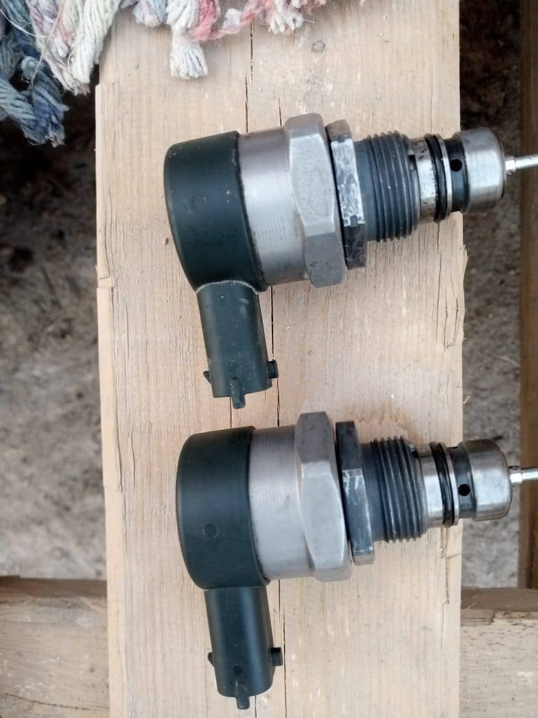 السلام عليكم طرمبات +جوزه بعدهن كارتون عل فحص سعر طرمبات الوحده 275 وجوزه ثنينهن ب 100.  رقمي خابرني وتدلل ***********
