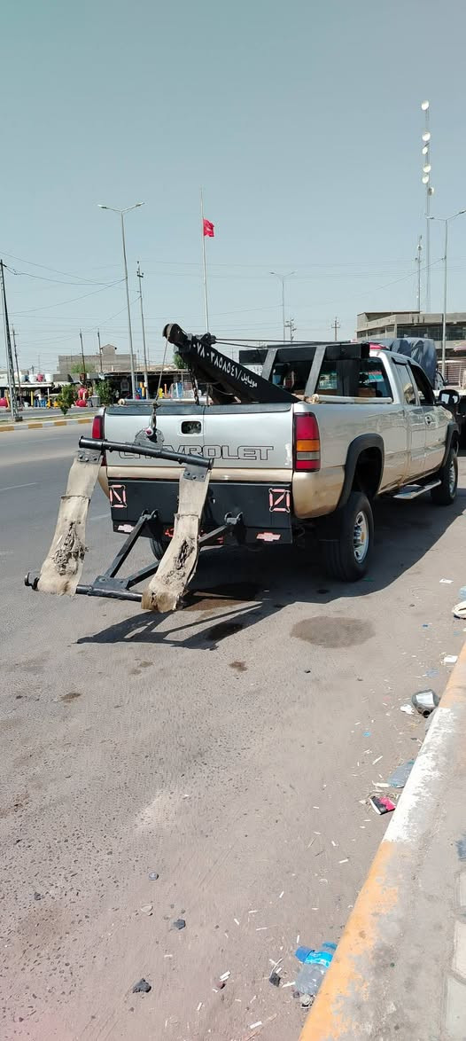 السلام عليكم جمسي للبيع موديل 2001الرقم بغداد بالسنويه كرين انقاذ كير 1000مكينه 5300قماره وربع مكان سياره حله السعر 1000وبيها مجال الاستفسار على الرقم ***********
