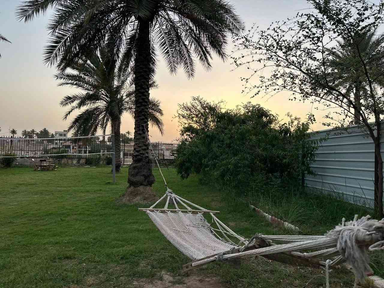مزرعة الزعفران الشاطئية 
متوفر حجز اغلب ايام الاسبوع موثق في تطبيق اجرلي إطلالة شاطئية على نهر دجلة🏖️  
العنوان : الزعفرانيه نهايه شارع الربيع مجاور مصنع ببسي بغداد 
للحجز والاستفسار الاتصال او التوصل واتساب : ***********
***********
