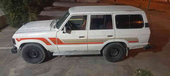 لانكرؤزه ر سه نه وي ئه سلي،كيرومه كينه وئه كسل به شه رت،ده بل ئه كسل مه زبوت چكنيته، نه هه لم نه بوغاري نيه مالي دؤسته.كاره باي مه زبوته،4تايه باشي له زيره، ته قه و ره قه ي به شه رت، مه كينه ى 4fشوين بازيان سعر17$ ***********
(پاوةر نيه)
