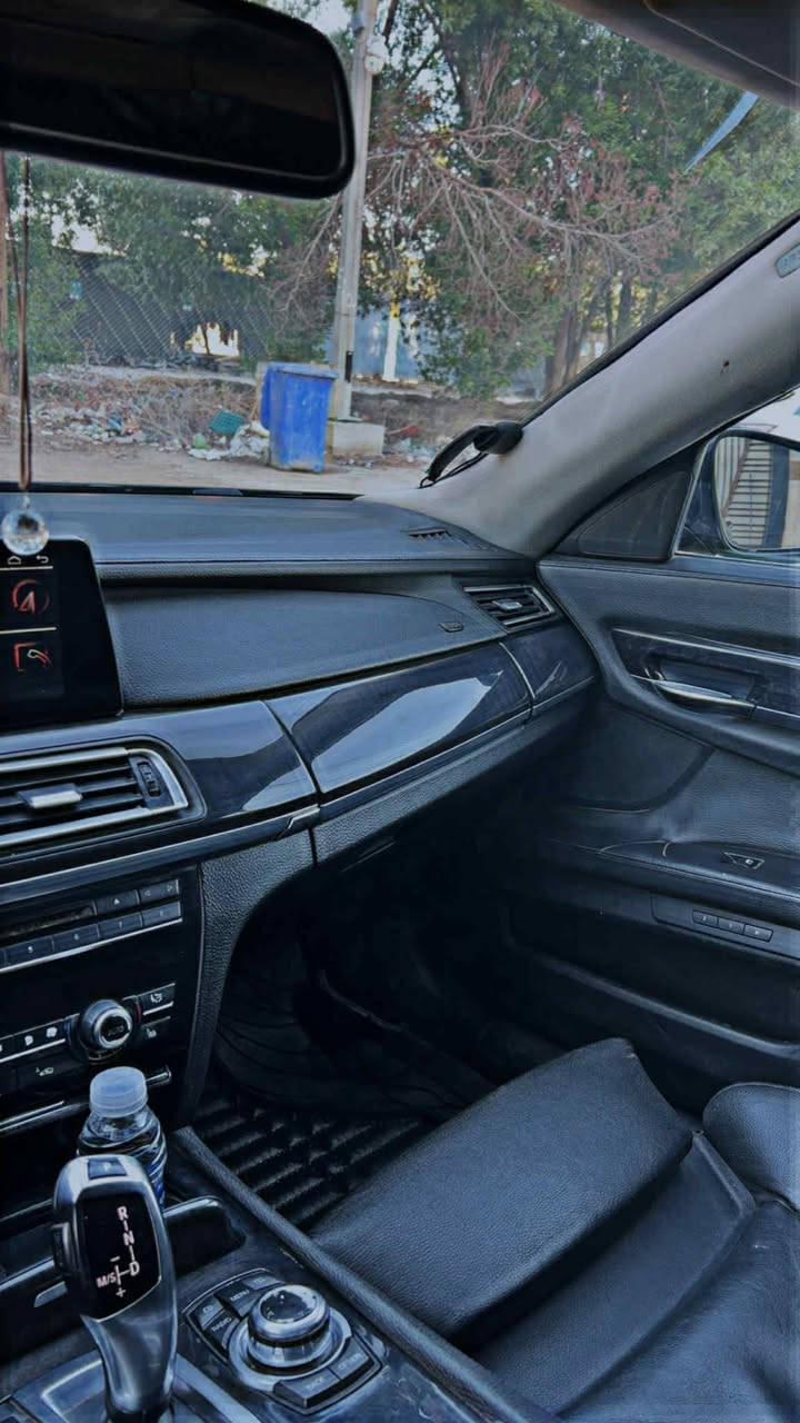 يالله سلام عليكم F01محدثه ٢١ موديل ٢٠١٠ ٧٤٠ بنيد كلير فقط كير مكينه صدرجديد جنطه كهرباء كشنات تدفئه تبريد تبريد قطعتين سلايت طكتين لايت داينمك  مري شفط تحديد مسار السرعه ٣٣٠ كيلو متر بساعه صاروخ مبرمجه تيربوات جدد نوزل جديد تخم بلك جديد فيتبم جديد ادامه كامله وسياره مصروف عليها الله شاهد بس تحديث ٢٠ ورقه  رقم جديد  ويل اندفجول اصلي السعر ١٩٠ وبيها مجال لطيبين او مراوس حسب القناعه وبخدمتكم تحياتي ***********وتساب تحياتي
