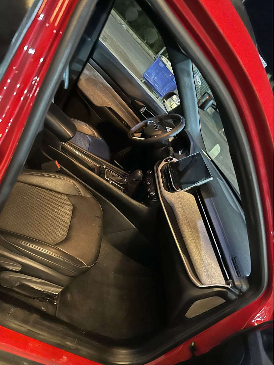 جيب كومباس موديل ٢٠٢٤  -دفع رباعي 4x4- شكل جديد -مرقم كاتي- موجودفحص و هزه مرور -ماشيه ١٦ ميل (٧ قطعات مصبوغ ) -بدون داخل شاصي ايرباك شرط - گيرمحرك شرط …
(113$) السعر 
*********** واتساب كورك أربيل, العراق
