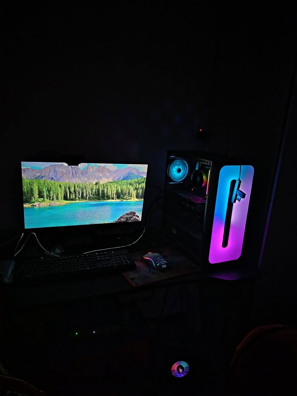 تجميعة العاب Pc كاملة مواصفات نظافة فول ، استخدام خفيف.. المكان تكريت.. 
المواصفات 👌
معالج Ryzen 7 5700x
مذربورد B450M msi pro
رام 16GB 3600 Lexar Rgb
كارت شاشة RTX 3060 Msi Ventus 12GB
هارد SSD 1TB NVME M.2
بورسبلاي P550W SUMTAX 80 
كيس RGB 
مع شاشة ULTRA GEAR 144
السعر 1,100,000 مليون و مئة الف 
اي استفسار راسلني *********** ❤️
