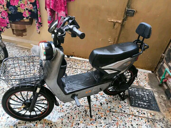 سلام عليكم دراجة شحن 
حجم 20 
بطاريات 5 نص عمر 
سرعة 60 حقيقي 
تايرات جدد 
سعر 250 و بيهة مجال بسيط 
العنوان كربلاء كنطرة السلام


**إذا كنت صاحب هذا الإعلان وتريد حذفه لأي سبب، رجاءا أرسل رسالة إلى الدعم الفني**