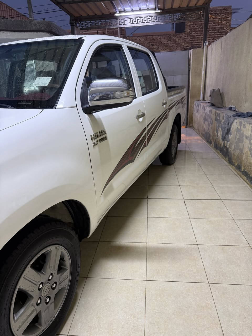 السلام عليكم 
تيوتا هايلوكس 2014 كويتي شاصي ١٩ كفاله عامه 
ماشيه 140 اوتماتيك مواصفات معروفه  رقم بابل السياره على وضع الشركه  واتساب او اتصال ***********-***********
