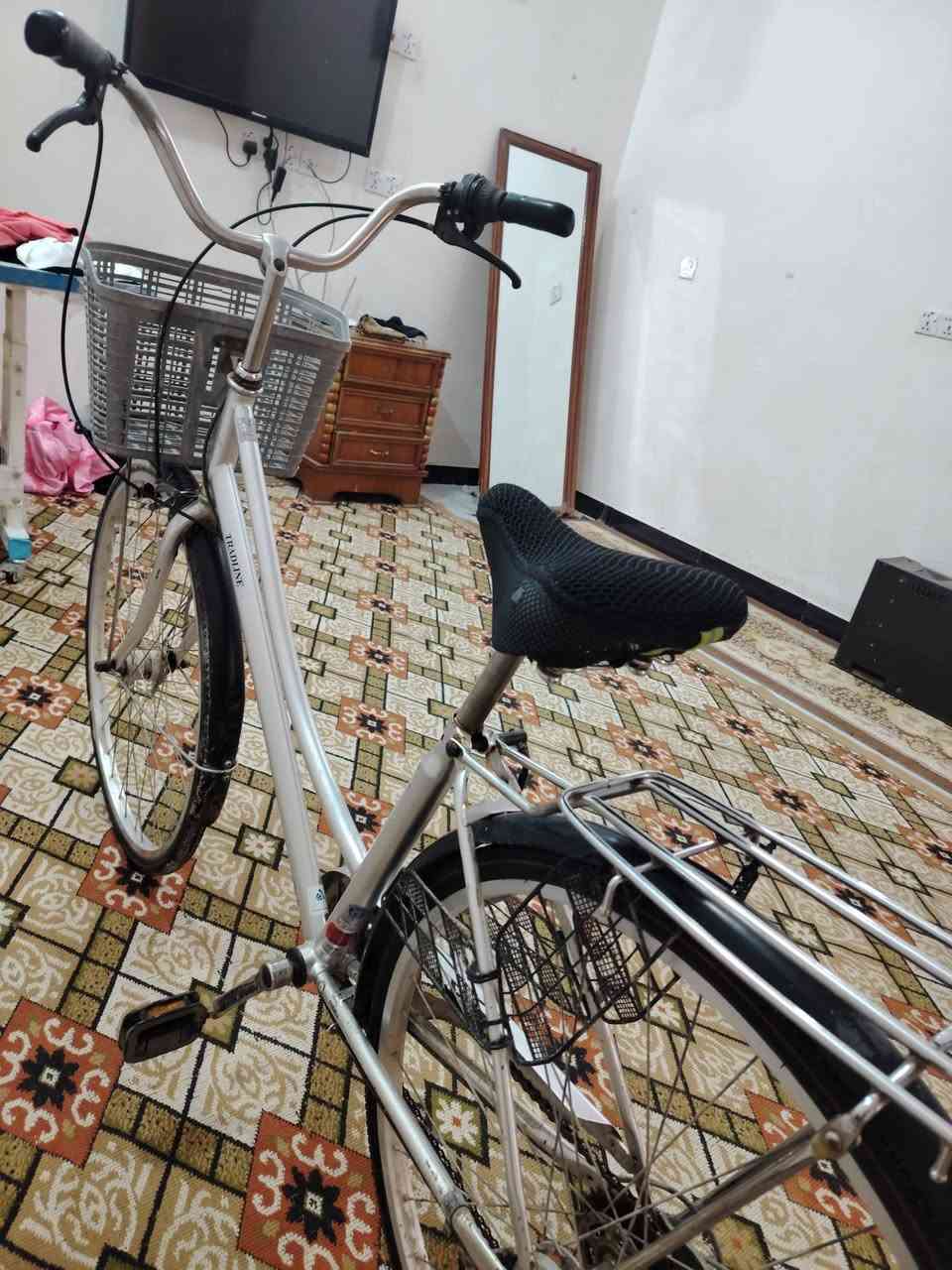 سلام عليكم من رخصت مسئول الكروب عندي بيسكل حجم 27 كامل من كلشي مكان شارع المستشفي كامل من كلشي سعر 100 بي مجال بسيط ***********
