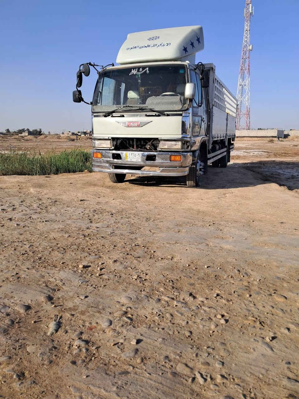 سيارة هينو البيع ستة وربع بلادي ***********
