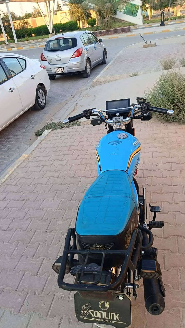 السلام عليكم
مكلف بل نشر
للبيع او مراوس بشاينك 
سونك 200 زنجيل 2025 دراجه جاهزه مابيها نقص المكان عانه السعر 950 وبيها مجال الاستفسار
***********
