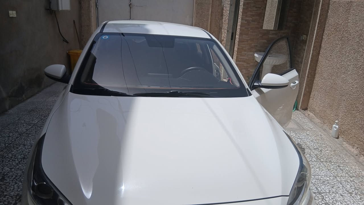 سيراتو 2020 بغداد ماشية 63 مكان السيارة بغداد بيها بارد بالباب الخلفي رقمي ***********
