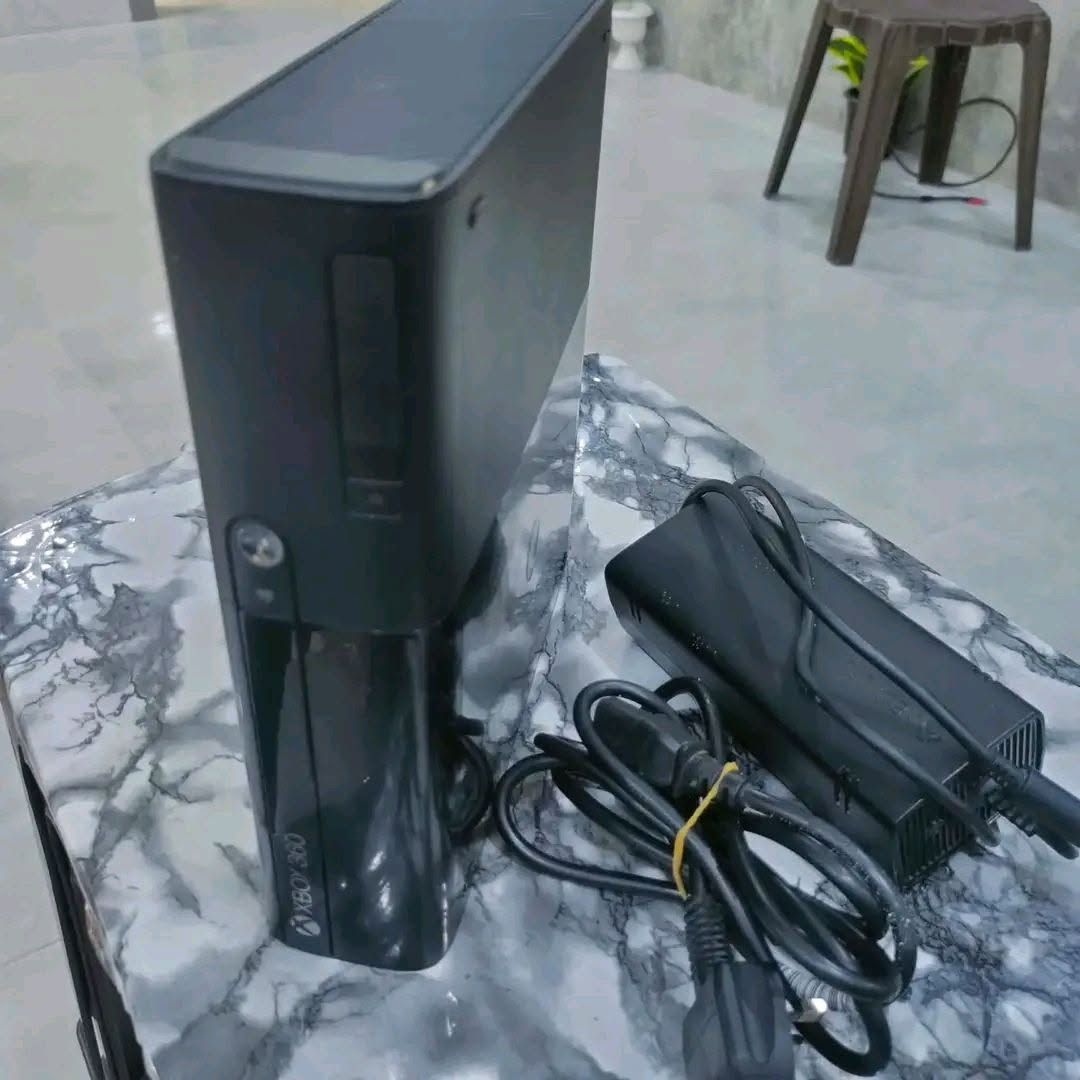 اكس بوكس سوبر سليم مع يدى واحدة 
موصل الأيسر 
السعر 100


**إذا كنت صاحب هذا الإعلان وتريد حذفه لأي سبب، رجاءا أرسل رسالة إلى الدعم الفني**