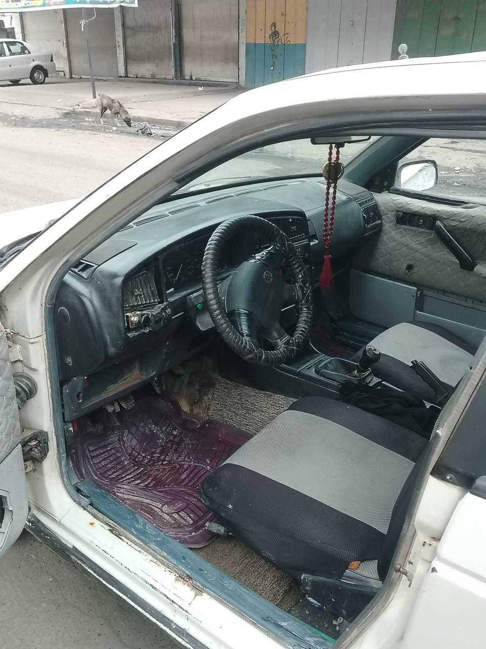 سلام عليكم
سيارة باسات موديل ٩٠ وضع شركه صبغ ما بيها كشر نظيف وضع شركه مكينه شرط كير شرط رقم انكليزي جديد سنويه جديدة باسمي تحويل وكاله كابون بانزين بيها 
السعر 30 وبيها مجال شي بسيط للاستفسار الاتصال على الرقم ***********
