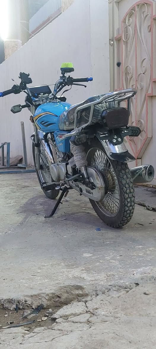 سلام عليكم دراجة تايكر للبيع موديل 2025 دراجة بعدة زيرو شلعة ومعدل كهربائيات كلة شغال شاشة شغالة دراجة ما متعوبة السعر 700 وبيهة مجال حك الجية دراجة تخبل الله يشهد محرك شرط مكاني تكريت حي الجمعية ***********
